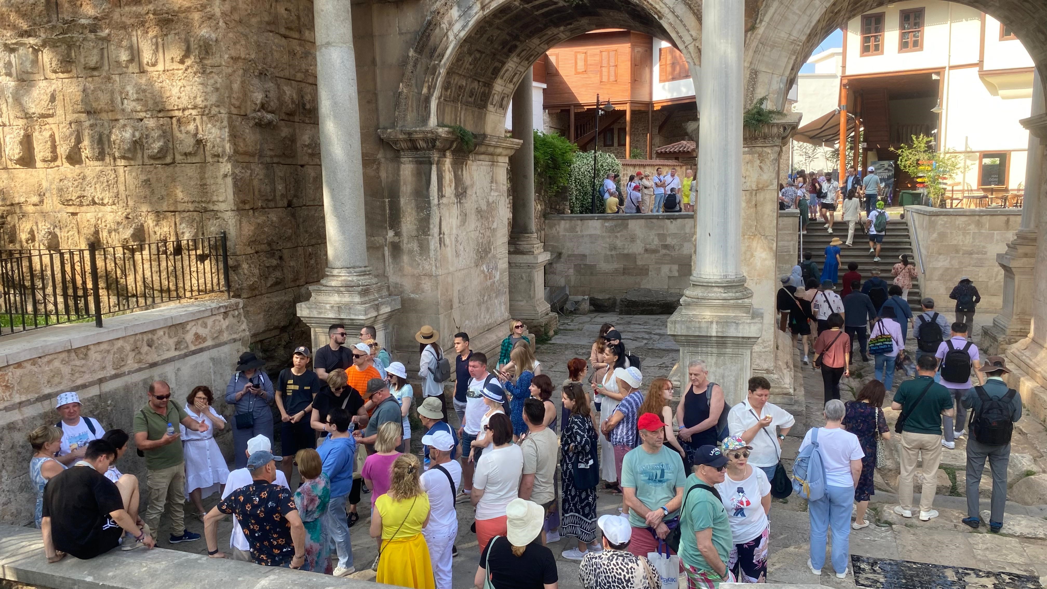 Turistlerin bilgisi dışında yapılan yönlendirmelere ceza 