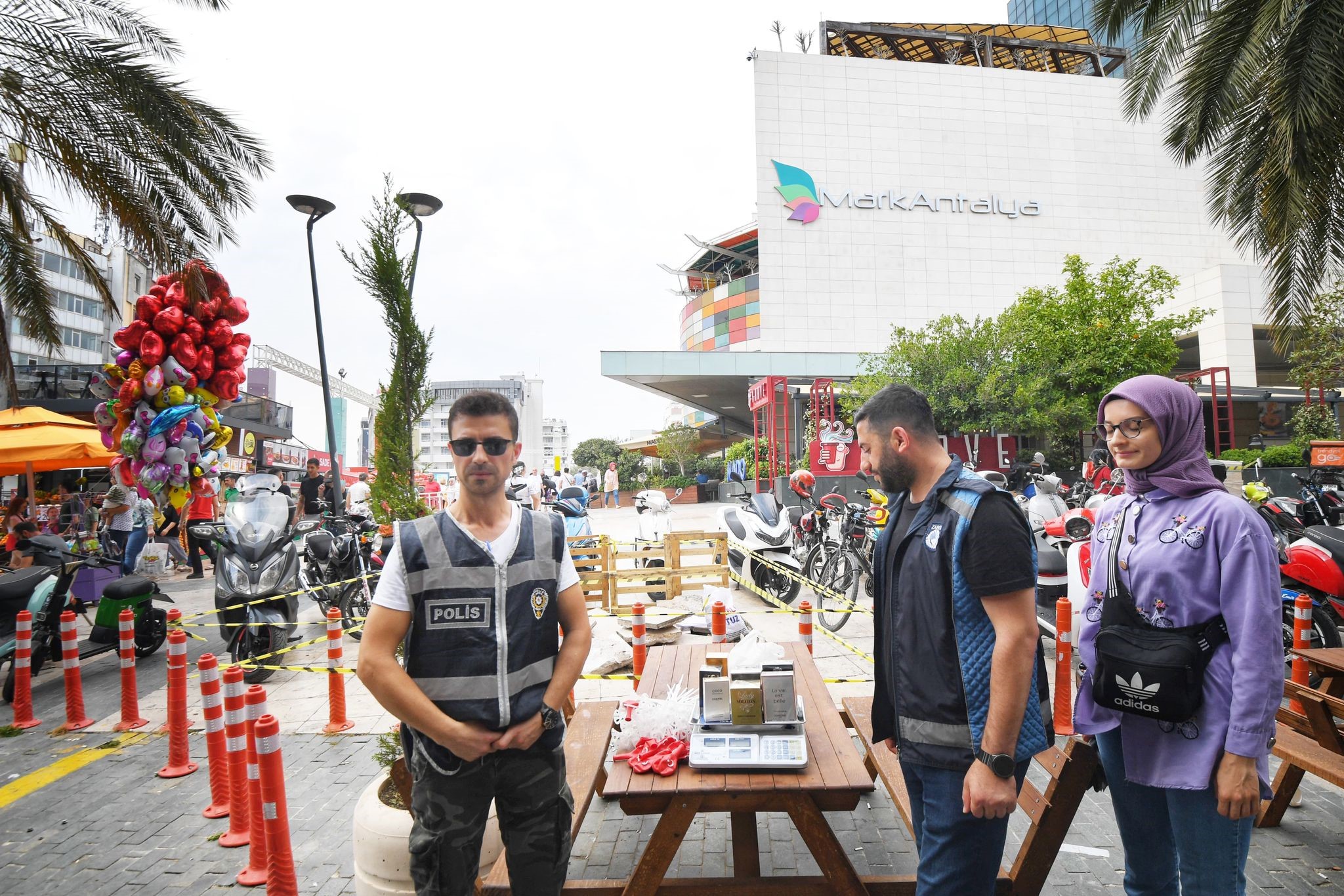 Kaleiçinde hanutçular ve dilenciler için özel ekip kuruldu