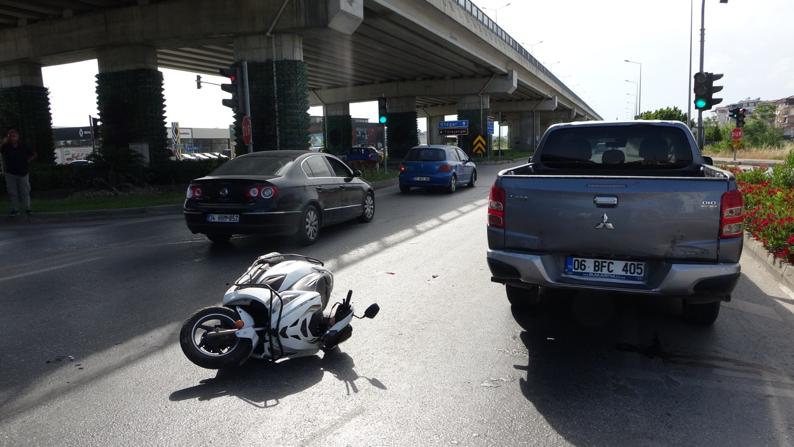 Antalya Manavgatta Kamyonete Motosiklet Çarptı 