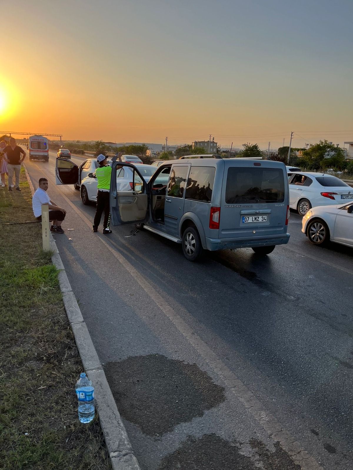  Antalya'nın Manavgat İlçesinde Zincirleme Kaza : 3 Yaralı 