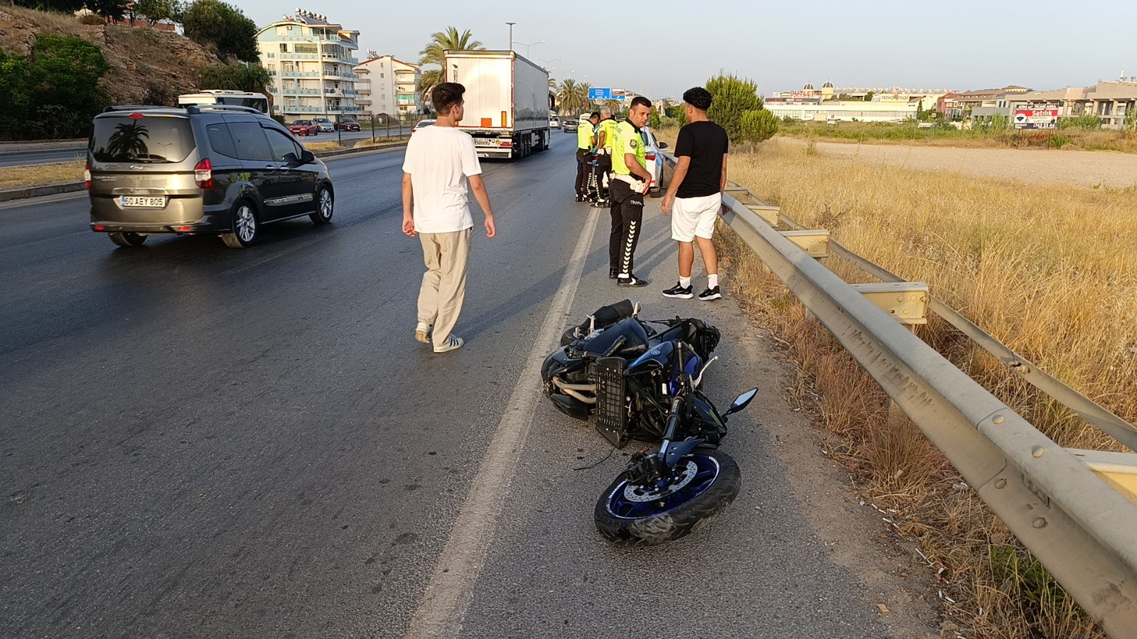 Antalya Manavgat Çevreyolunda Motosiklet Kazası: 2 Yaralı