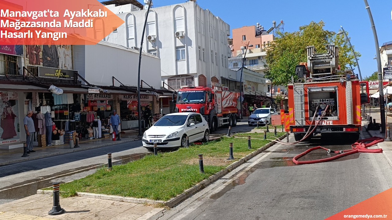 Manavgat'ta  Ayakkabı Mağazasında Maddi Hasarlı Yangın