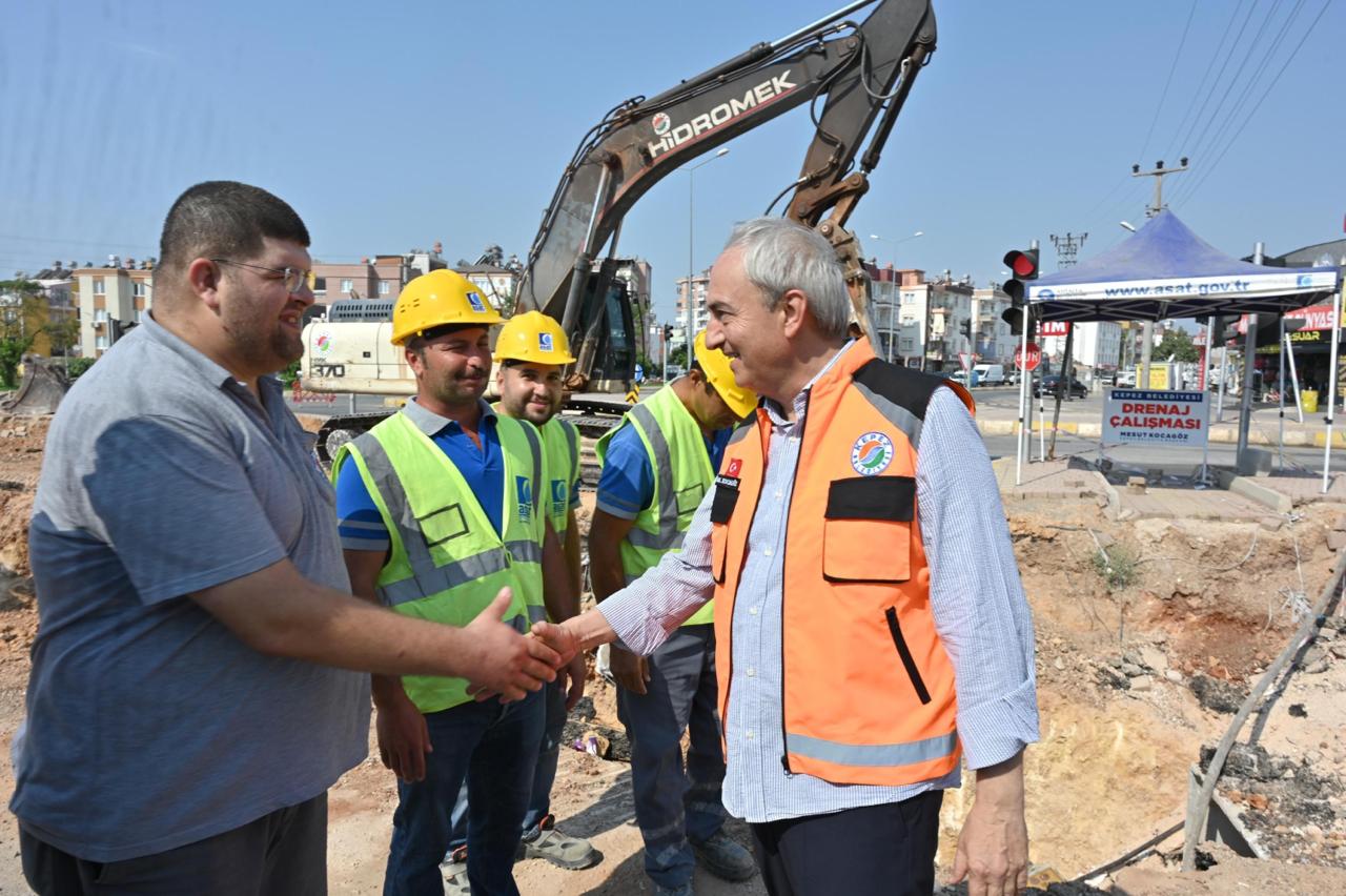 Kepez Belediyesi, Antalya Büyükşehir Belediyesi Birlikte İlçenin Yağmur Suyu Sorununu Çözüyor