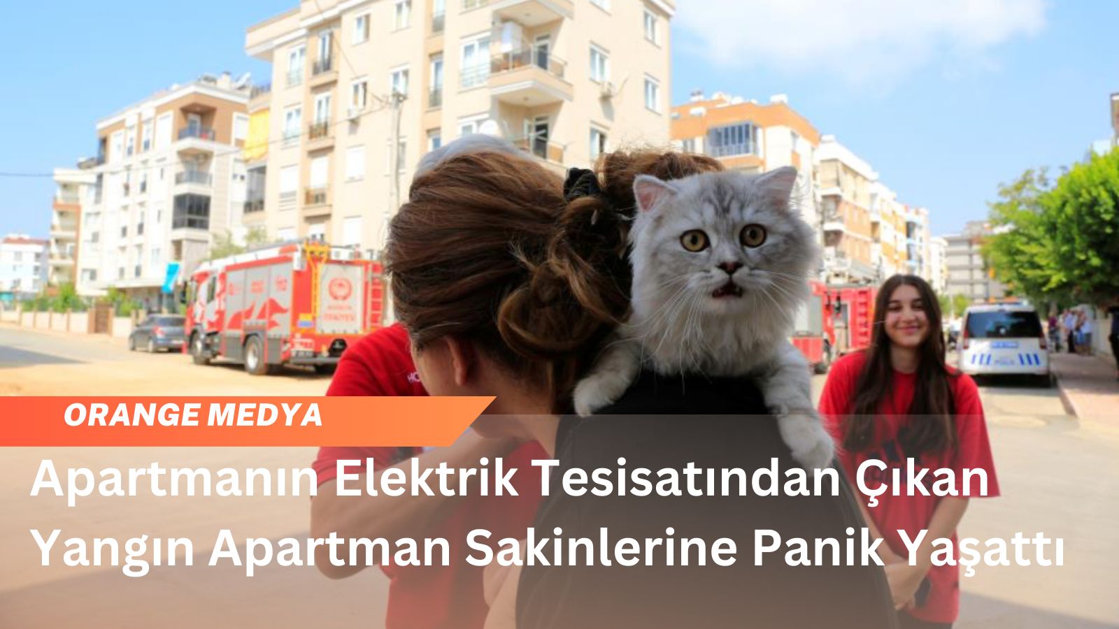 Apartmanın Elektrik Tesisatından Çıkan Yangın Apartman Sakinlerine Panik Yaşattı