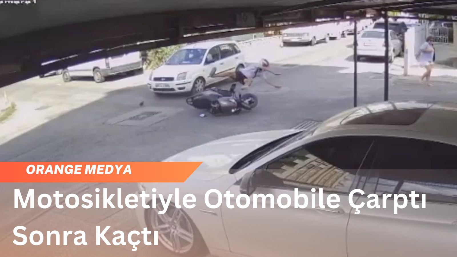 Motosikletiyle Otomobile Çarptı Sonra Kaçtı