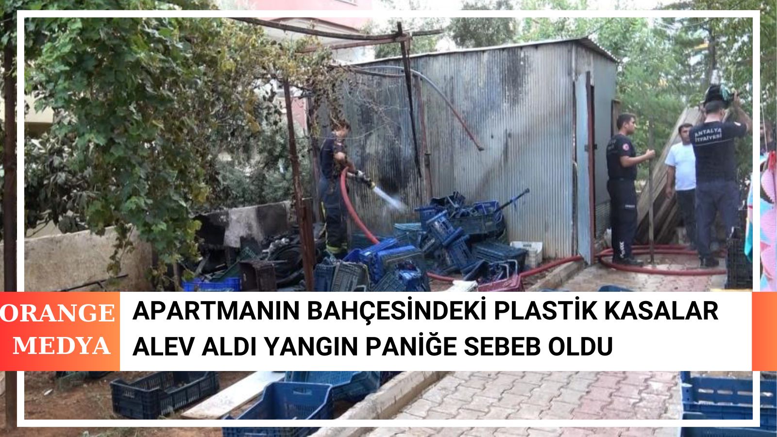 Apartmanın Bahçesindeki Plastik Kasalar Alev Aldı Yangın Paniğe Sebeb Oldu