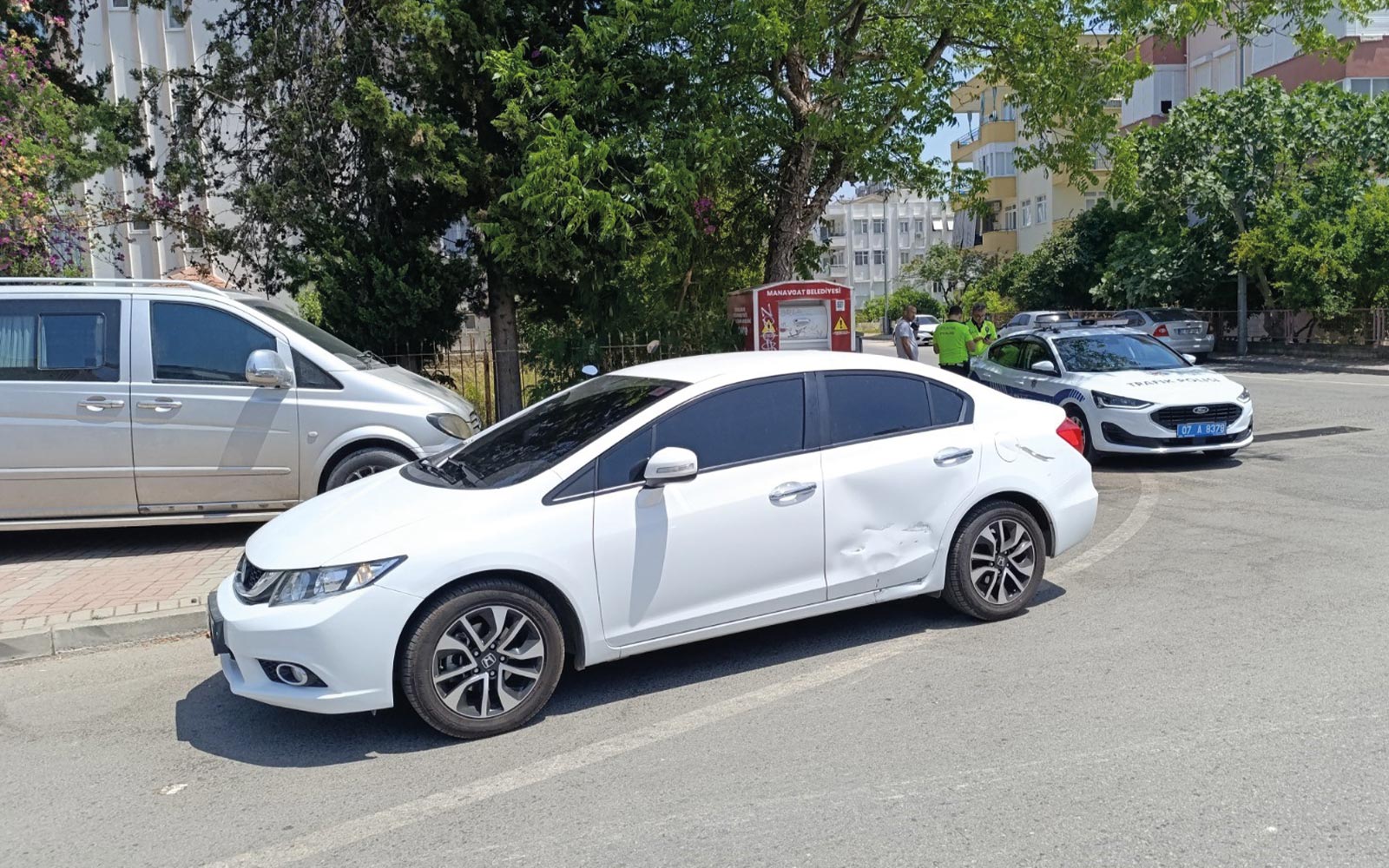 Antalya Manavgatta Motosiklet ve Otomobil Çarpıştı : 1 Yaralı 