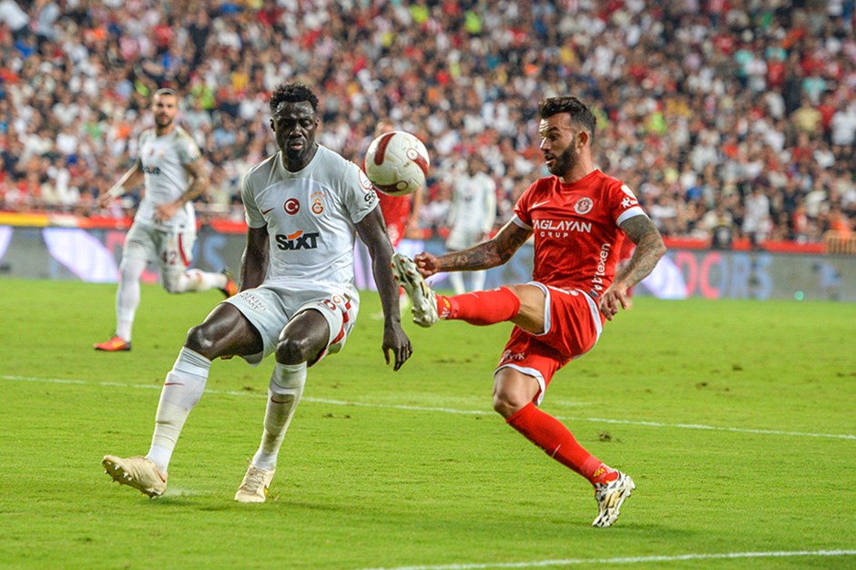 Galatasaray'ın Antalyaspor maçı  muhtemel 11'i