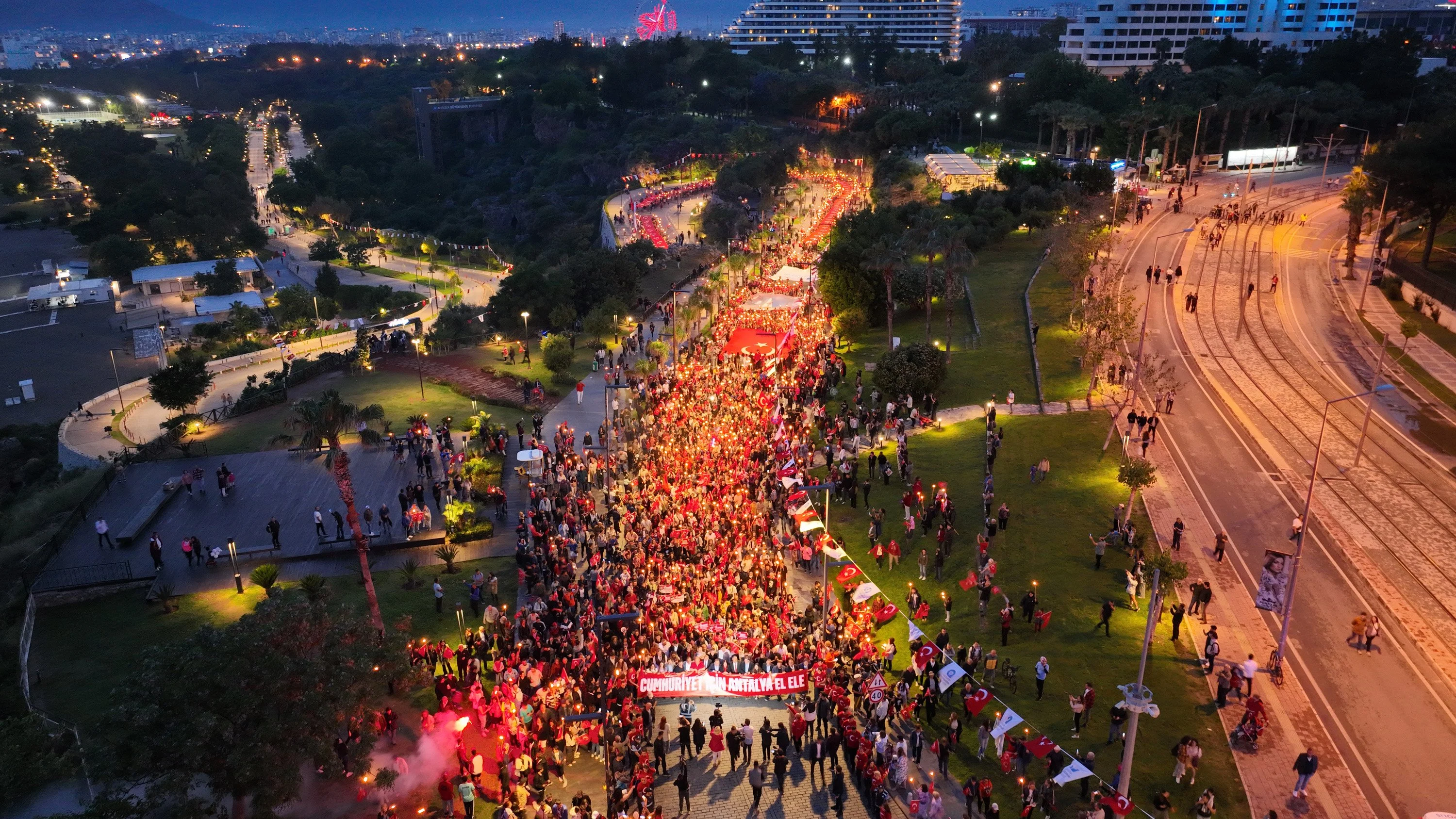 19 MAYISTA ANTALYA'DA BU YOLLAR TRAFİĞE KAPALI 