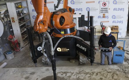 Büyükşehir Belediyesi 3D yazıcı ile beton kent mobilyası üretiyor