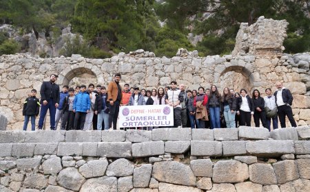 FİNİKE Belediye Başkanı Mustafa Geyikçi  Hataylı öğrencileri ağırladı.