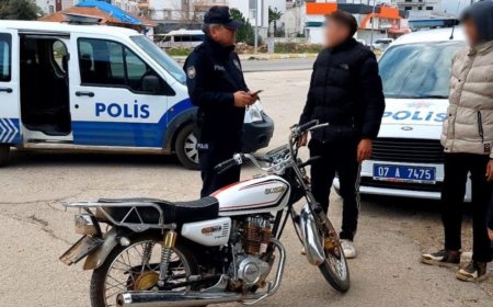 Antalya’da emniyet birimlerince 27 noktada 74 ekip ve 163 personelin katılımıyla motosikletlere yönelik uygulama yapıldı.