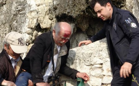 Antalya’da bir kişinin falezlerden düştüğü ihbarı ekipleri alarma geçirdi.