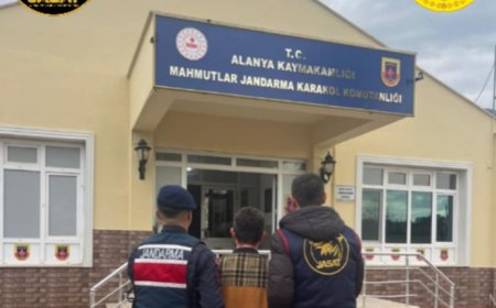 Antalya'da Jandarma Dedektifleri (JASAT) tarafından son 72 saatte 183 aranan şahıs yakalandı.