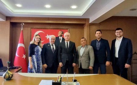 Çorum İş İnsanları Platformu, Konyaaltı Kaymakamı Rahmi Köse’yi makamında ziyaret etti.