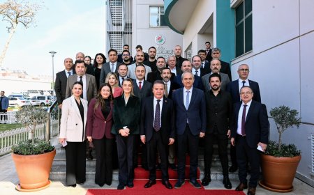 Antalya Büyükşehir Belediye Başkanı Muhittin Böcek, ilçe ziyaretleri kapsamında Kepez Belediye Başkanı Mesut Kocagöz’ü ziyaret etti.