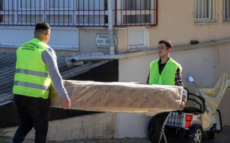 Manavgat Belediyesi'nden selden etkilenen vatandaşlara yardım.