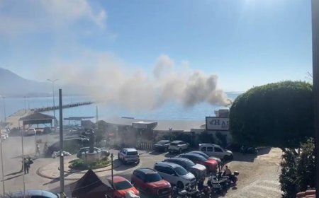 Antalya’nın Alanya ilçesinde bir restoranda çıkan baca yangını itfaiye ekiplerini harekete geçirdi.