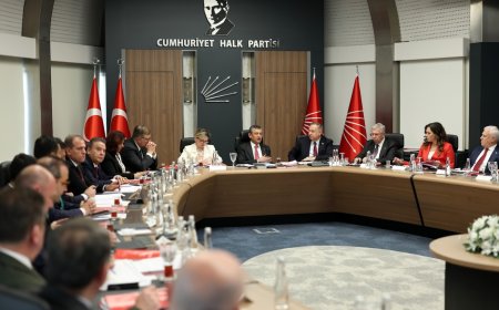 Başkan Böcek’ten CHP lideri Özel’e ziyaret