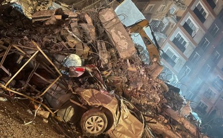 6 Şubat Depreminin Yıldönümünde Acı Hatırlatmalar ve Dayanışma.