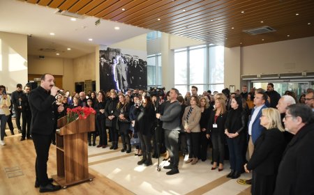 Konyaaltı Belediyesi, 6 Şubat depreminde hayatını kaybedenleri anmak için anlamlı bir etkinliğe ev sahipliği yaptı.