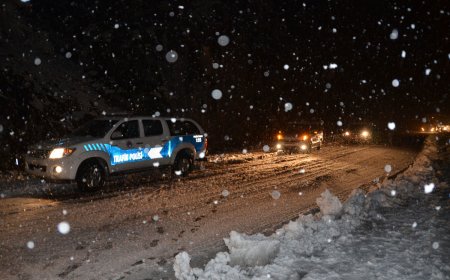 Antalya'yı Konya'ya bağlayan Alacabel de kar yağış etkili oldu