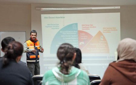 Alanya Belediyesi Acil Durum Yönetimi Başkanlığı iş birliğinde deprem hazırlığına yönelik önemli bir seminer gerçekleştirildi.