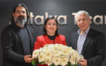 14 Şubat Sevgililer Günü'nde Türkiye'den 30 ülkeye 75 milyon dal çiçek ihraç edildiğini ve bu ihracattan 10 milyon dolar gelir elde edildiğini açıkladı.