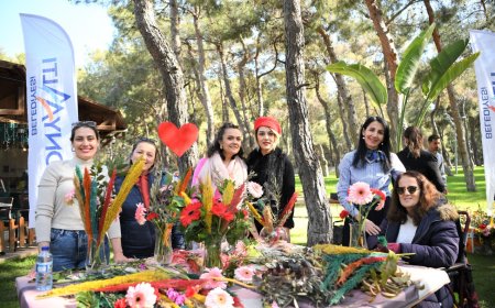 Konyaaltı Belediyesi, 14 Şubat Sevgililer Günü’nde HayatPark’ta “Çiçek Tasarım Atölyesi” etkinliği düzenledi.