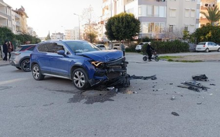 Kontrolsüz Kavşakta Çarpışma: Fenalaşan Sürücü Hastaneye Sevk Edildi