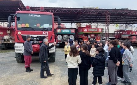 Antalya’nın Gazipaşa ilçesinde Orman İşletme Müdürlüğü ekipleri, öğrencilere ve vatandaşlara orman yangınlarını önleme konusunda bilinçlendirme eğitimleri düzenledi.