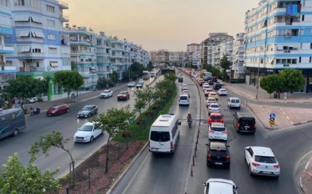 Antalya'da motorlu kara taşıtları sayısı 2025 Ocak ayı sonu itibariyle 1 milyon 578 bin 360 oldu.
