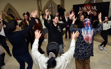 Kepez Belediyesi, sosyal etkinlikler kapsamında kadınlar matinesi düzenledi.