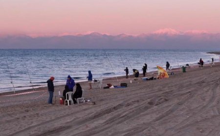 Antalya'da kıyıdan balık yakalama turnuvası