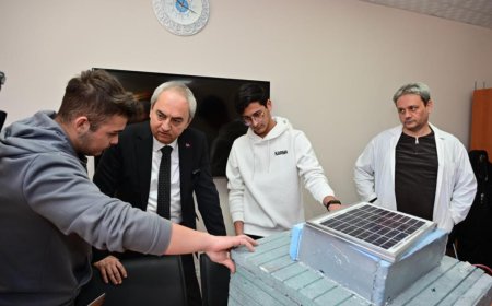 Antalya'da Lise Öğrencilerinden Çevre Dostu Yenilik: Geri Dönüşüm Malzemelerinden Deniz Temizleme Robotu