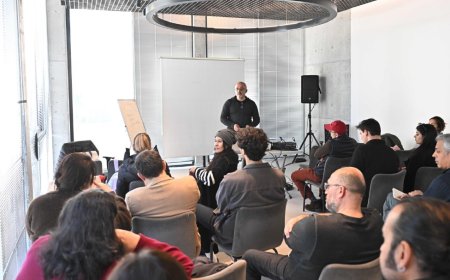 Antalya’da Muratpaşa Belediyesi, hızla büyüyen dijital medya alanlarından biri olan podcasti meraklılarıyla buluşturdu.