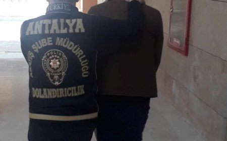 MİT Görevlisi Olarak Kendini Tanıtıp Dolandırıcılık Yapan Şüpheli Suçüstü Yakalandı