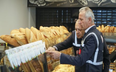 RAMAZAN ayı öncesi Antalya'daki fırınlarda ekmek ve simit başta olmak üzere unlu mamüllere yönelik denetim gerçekleştirildi.