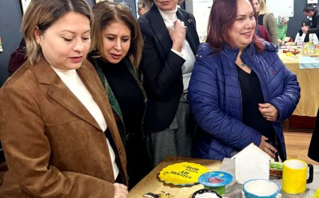 'Sanatla Terapi Atölyesi'nde, sanatın çeşitli dallarında üretilen eserler beğeniye sunuldu.