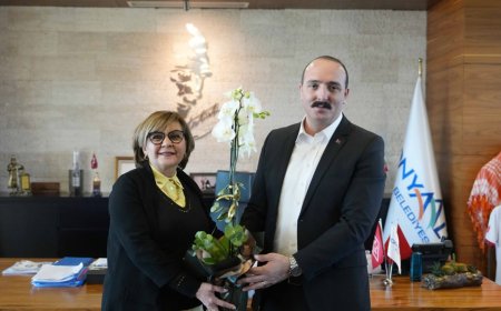 KONYAALTI Belediye Başkanı Cem Kotan, kadın muhtarlarla bir araya geldi.