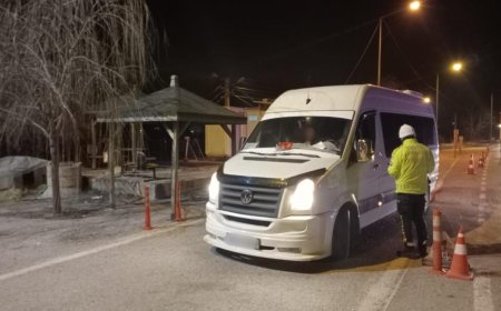 Antalya'da helikopter ve dron destekli denetimlerde 54 bin 105 araç ve sürücüsü kontrol edildi.