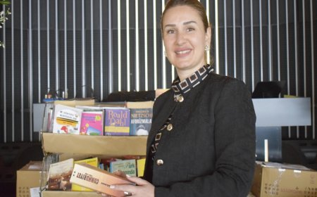 ANTALYA'da bir kafe işletmesi, kitap getirene Türk kahvesi ikram ettiği kampanyasını sosyal sorumluluk projesine dönüştürdü.
