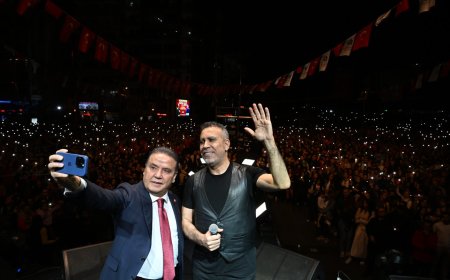 Atatürk’ün Antalya ziyaretinin yıldönümünde Haluk Levent coşkusu