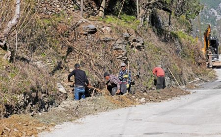 Alanya Belediyesi, Dereköy Mahallesi’nde boru hattını yeniliyor.