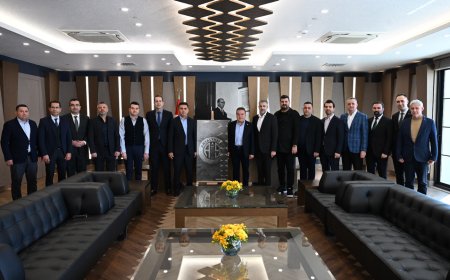 Başkan Böcek’e Antalyaspor’un yeni yönetiminden ziyaret