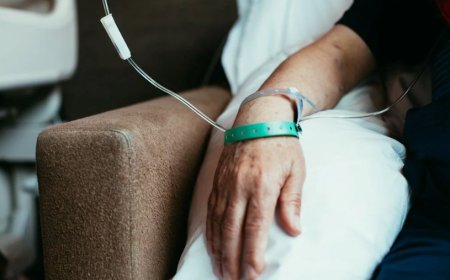 Doktor, Gençlerde Kolon Kanseri Artışını 4 Erken Belirtiyle Uyardı