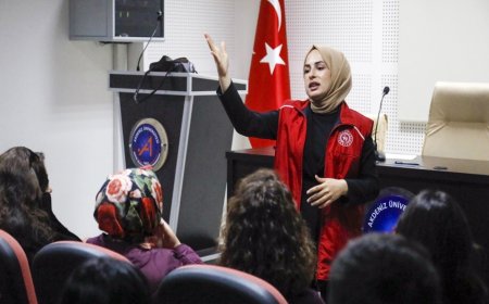 Halasıyla iletişim kuramayınca üzülüp işaret dili uzmanı oldu