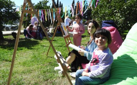 -Antalya Bilim Merkezi, 8 Mart Dünya Kadınlar Günü kapsamında düzenlediği etkinlikle anneleri ve çocukları sanatla buluşturdu.