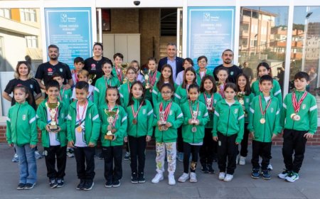 Manavgat Belediyespor Yüzme Kulübü, 10-11-12 Yaş Ulusal Gelişim Ligi Vize Yarışları’nda önemli dereceler elde etti.
