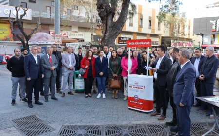 Memur-Sen Konfederasyonu tarafından "Anayasa Değişsin, Aile Korunsun" mottosuyla 81 ilde imza kampanyası başlatıldı.